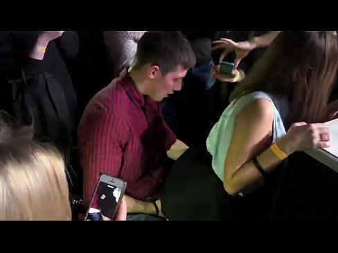 ❤️ Sesso reale in un nightclub russo. Ragazza russa di 18 anni nell'ano e nella vagina scopata in un nightclub ❤❌ Pornoal it.hotpornphotos.ru ❌️❤